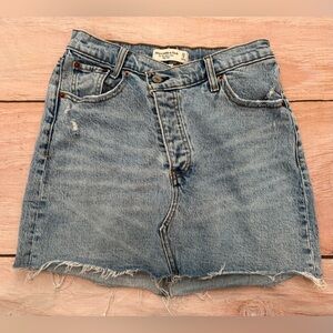 Abercrombie & Fitch Women’s Raw Denim Skirt Size 27/4